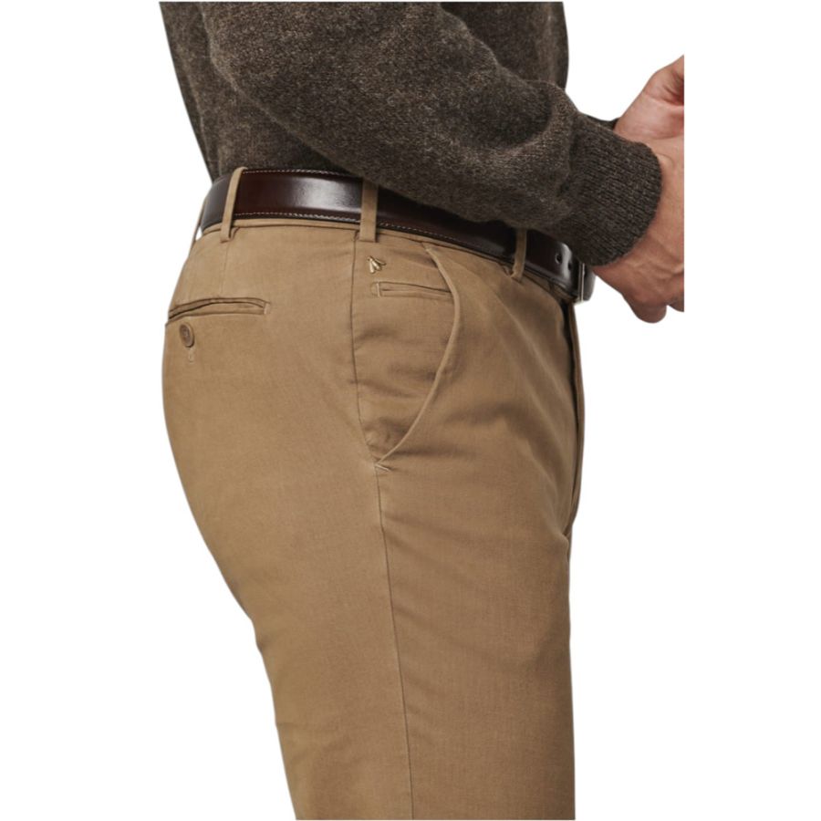 B1194 Meyer Stretch Leather Belt (Brown)